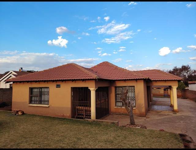 4 BEDROOM HOUSE FOR SALE IN LENASIA SOUTH